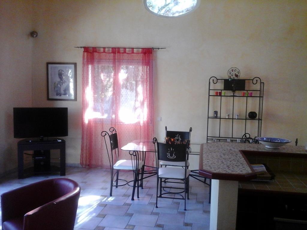 Mas Des Lys Hotel Roquebrune-sur-Argens Room photo