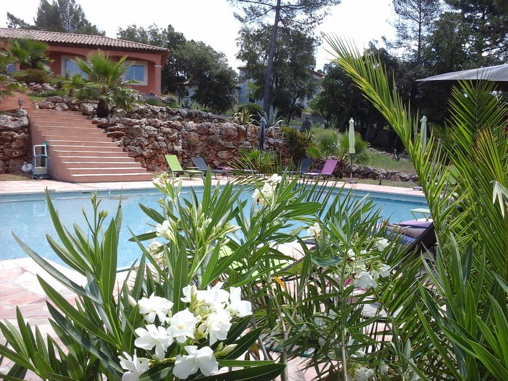 Mas Des Lys Hotel Roquebrune-sur-Argens Exterior photo